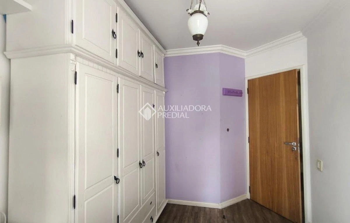 3-bedroom apartment with a washing machine — photo 31