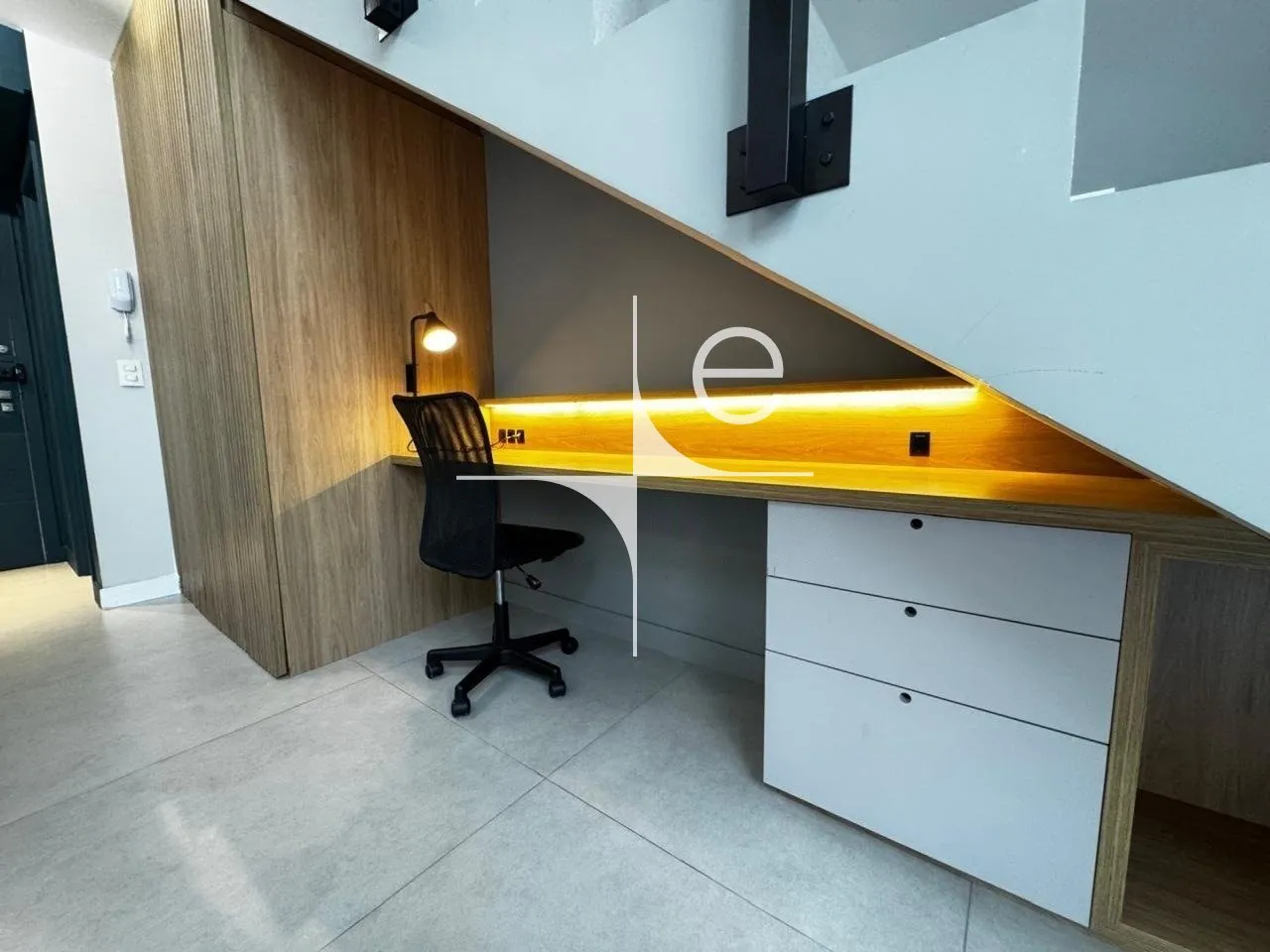 Home office in a one-bedroom apartment, 60 m² — photo 11