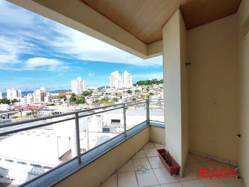 2-bedroom apartment with a balcony and 73 m²
