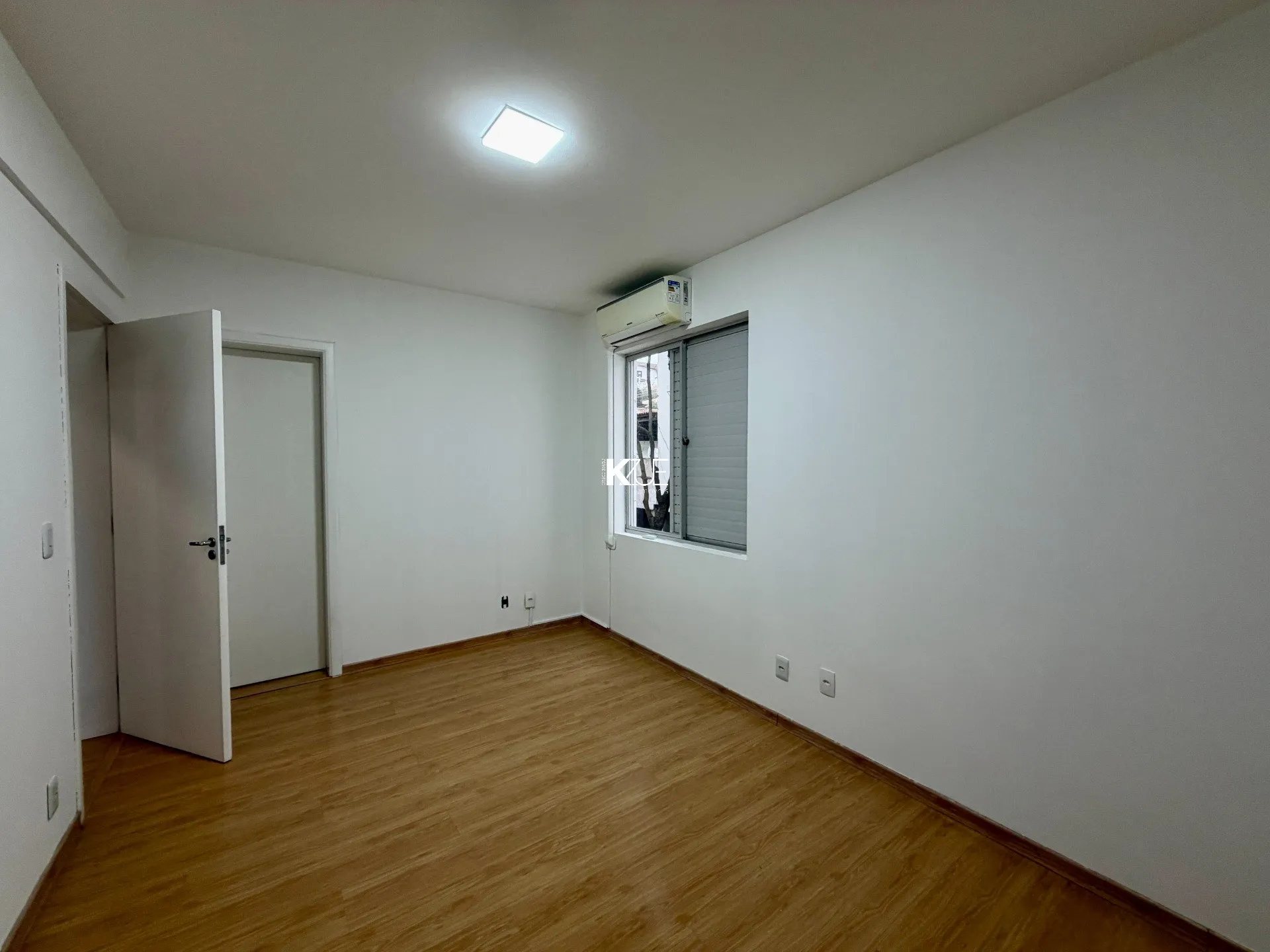 2-bedroom apartment with a home office in Florianópolis — photo 9