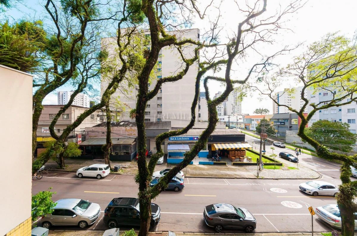 Furnished one-bedroom, 38 m² apartment in Curitiba — photo 7