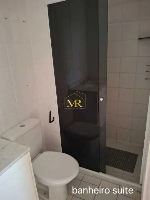 2-bedroom apartment in a building with a pool — photo 7