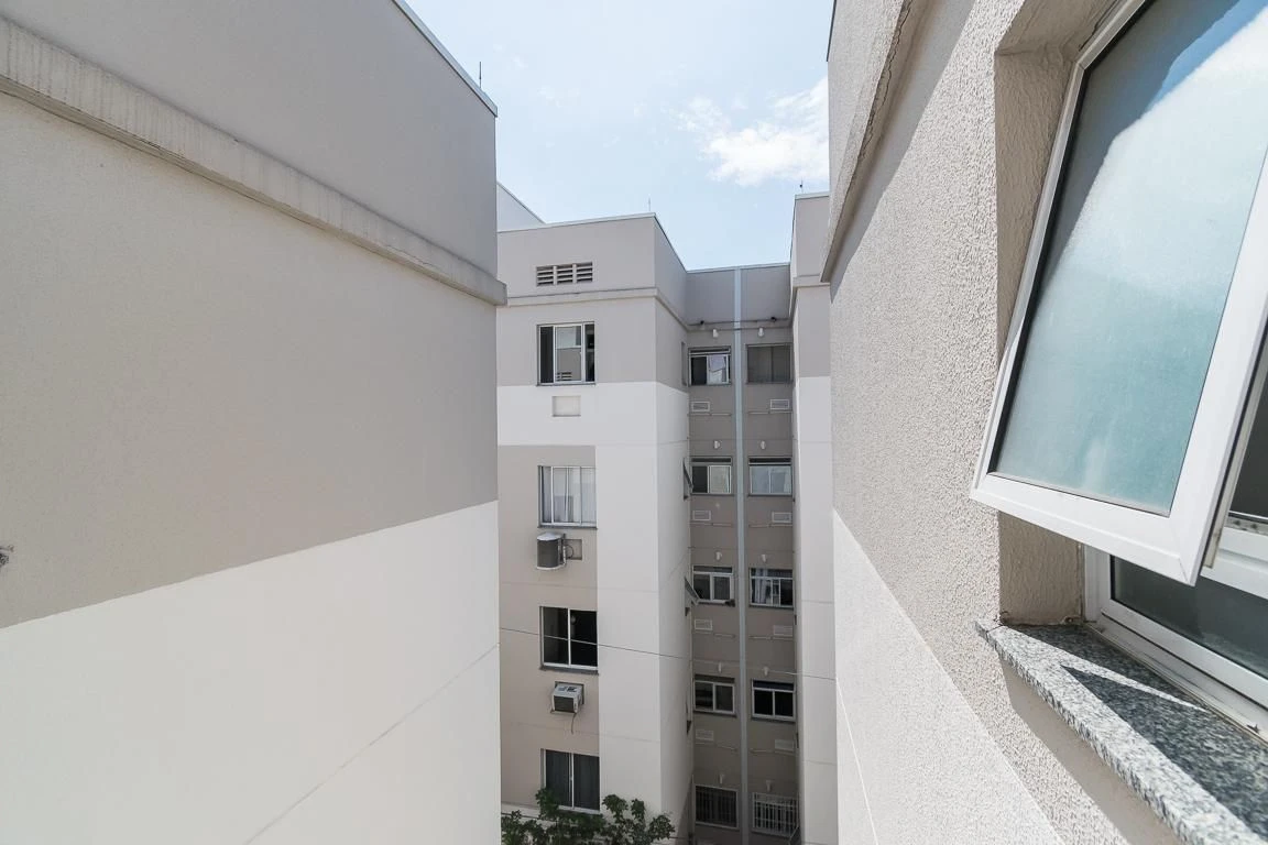 2-bedroom apartment in a building with a gym — photo 43