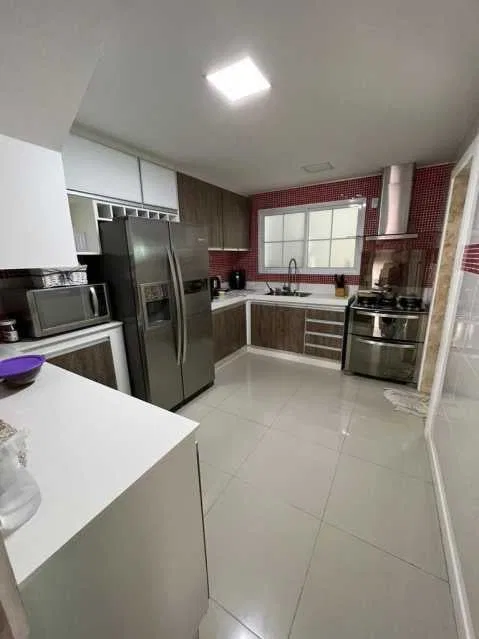 Furnished 260 m² house with 4 bedrooms and 6 bathrooms — photo 3