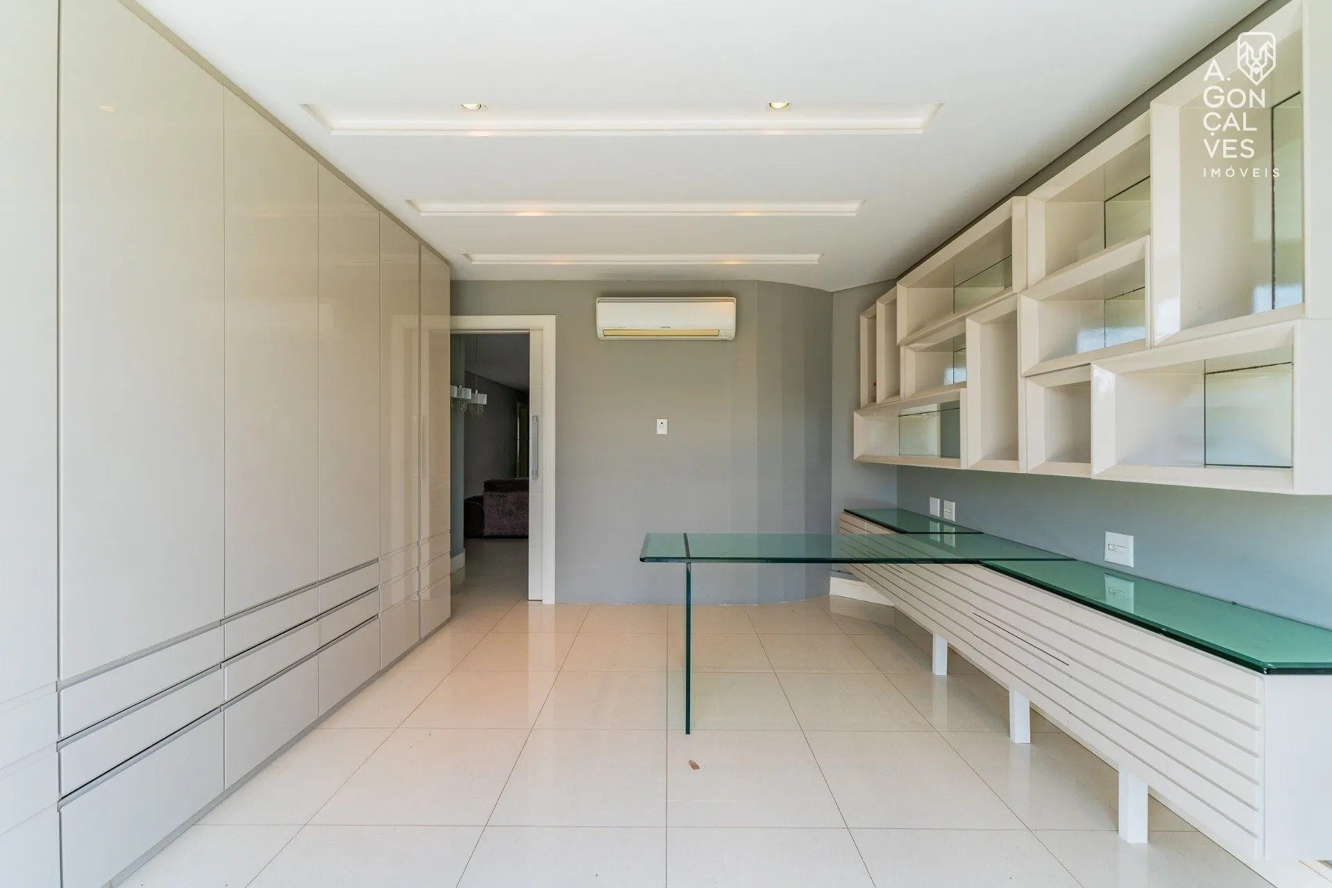 Furnished house with open-plan kitchen and 3 suites — photo 21