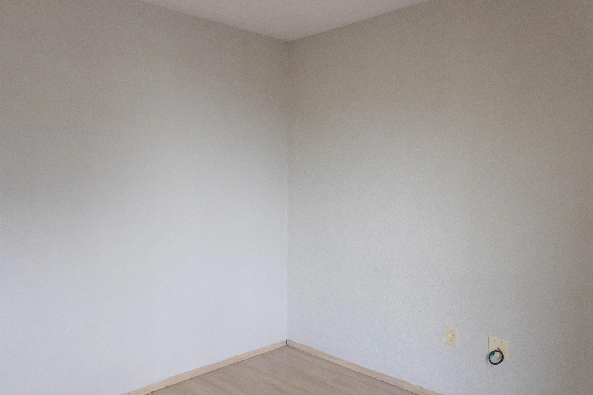 2-bedroom apartment in a building with a pool — photo 33