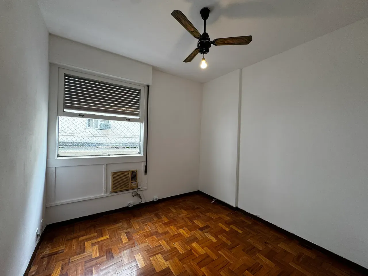 Apartment, 80 m², with wood or laminate floors — photo 3