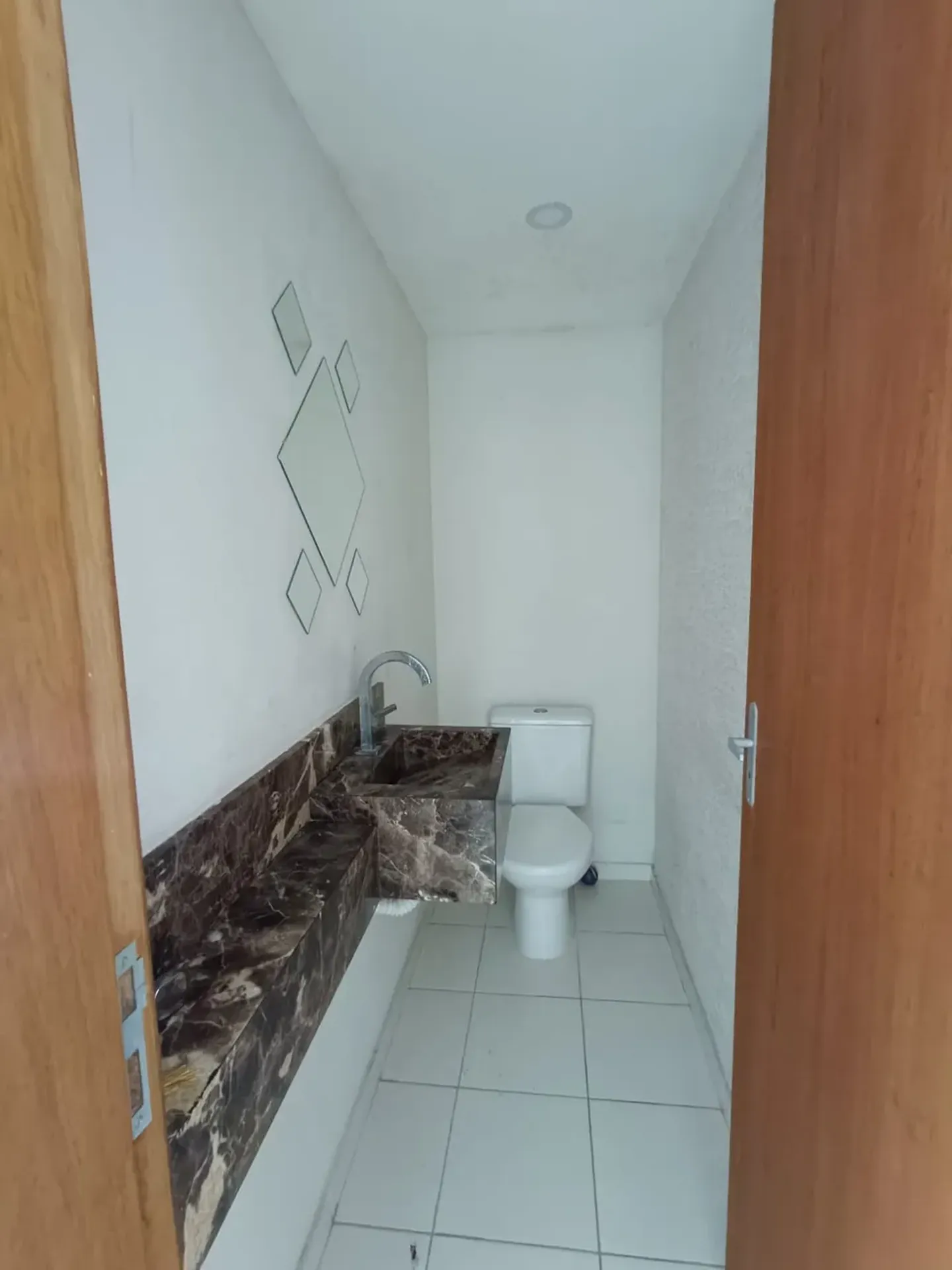 House with 4 bedrooms and 5 bathrooms — photo 27