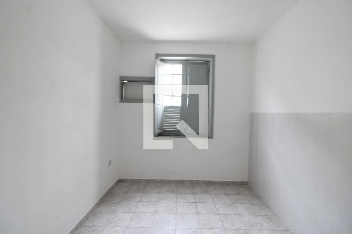Casa sem mobília com 2 quartos e varanda — photo 10