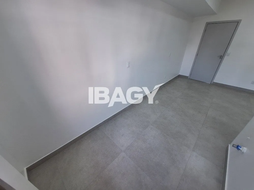 Unfurnished 25 m² studio with 1 bedroom — photo 2