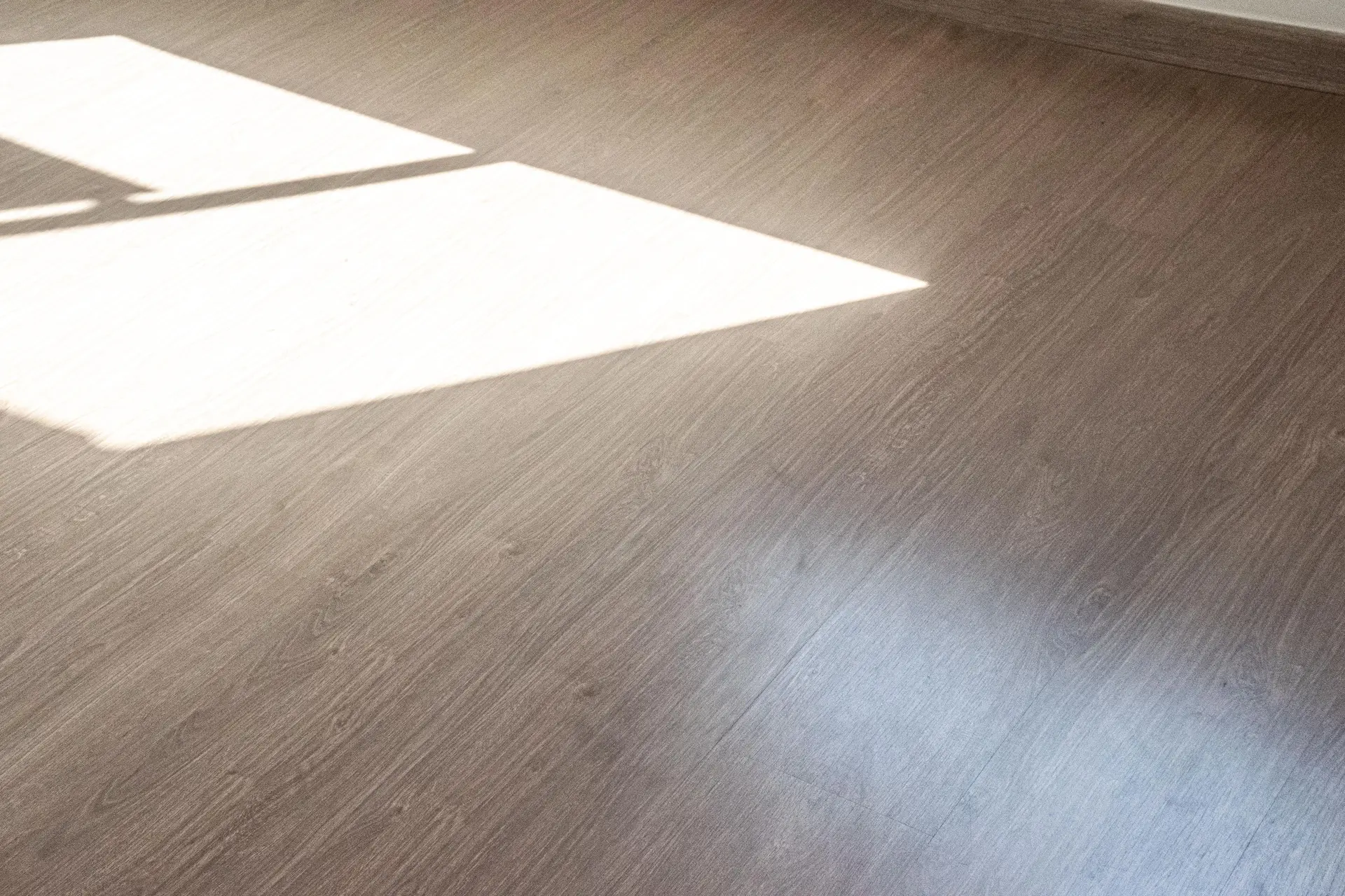 Apartamento sin muebles con 2 habitaciones y jardín privado — photo 40