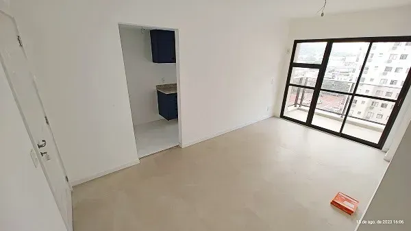 Apartamento sem mobília com vista para a cidade e montanhas — photo 4