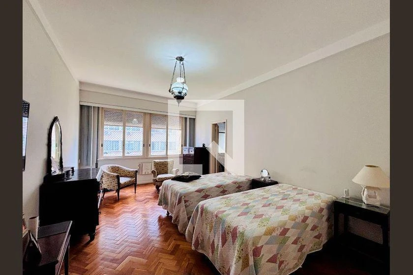 Furnished apartment, 348 m², with a glass-enclosed balcony — photo 41