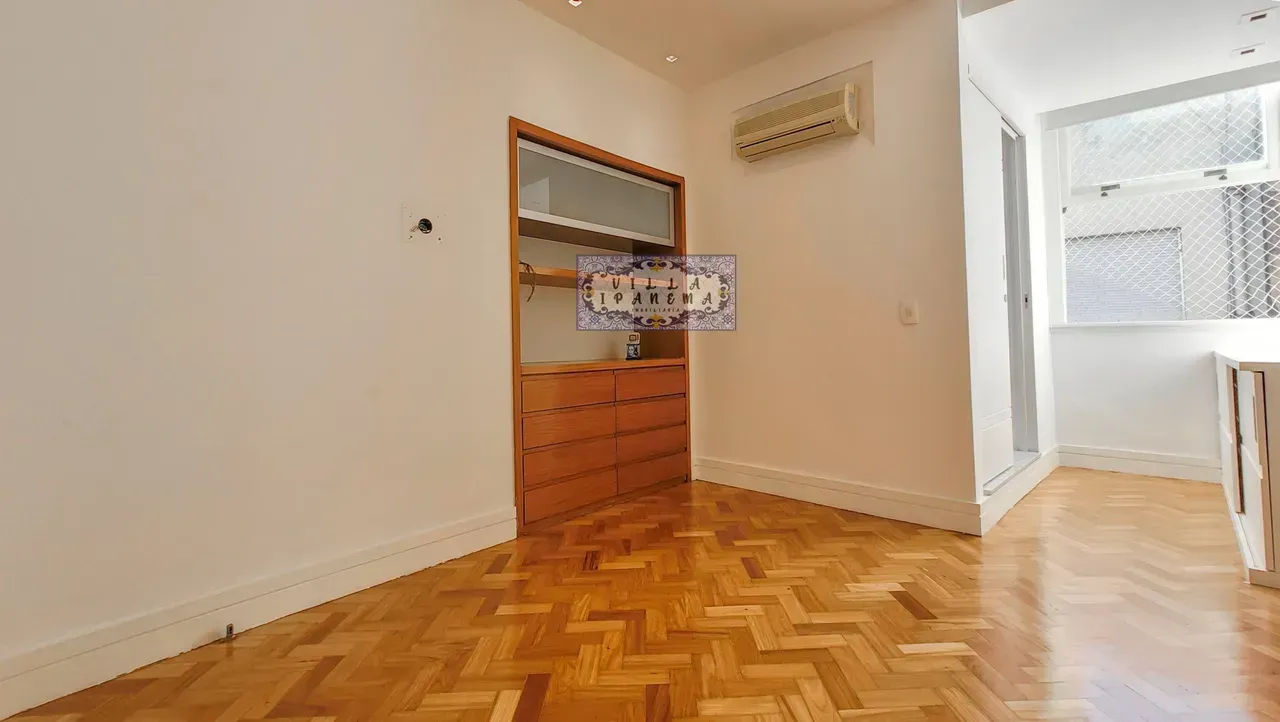 3-bedroom apartment with floor-to-ceiling windows — photo 5