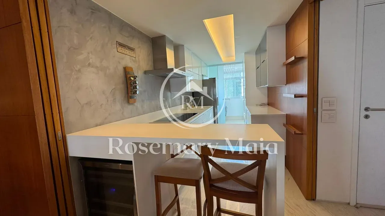179 m² apartment with 3 bedrooms and 3 parking spaces — photo 27