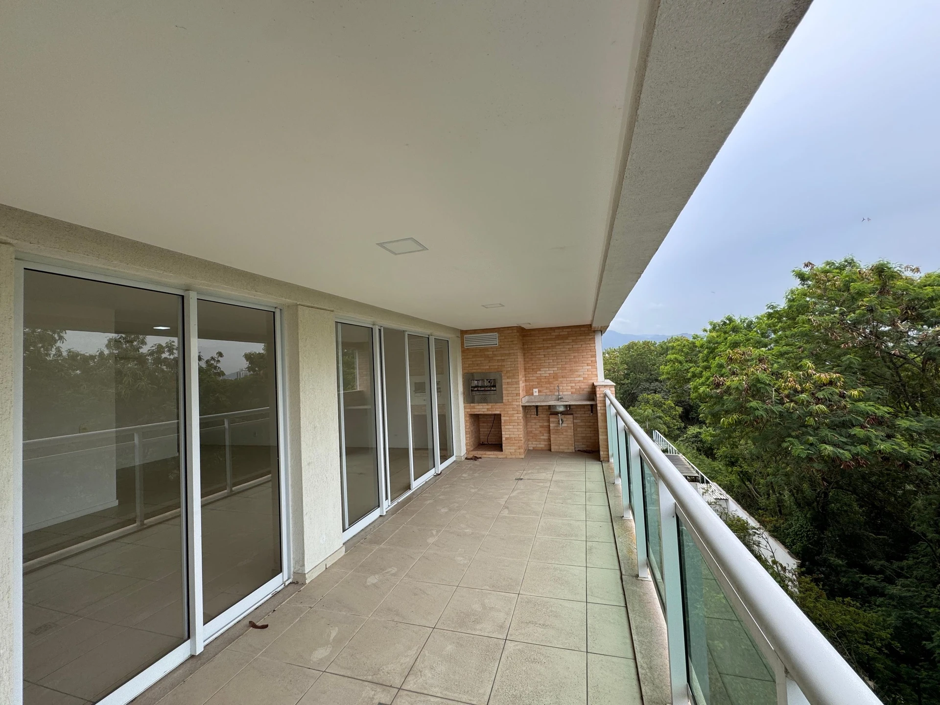 Furnished apartment, 158 m², with a water view — photo 11