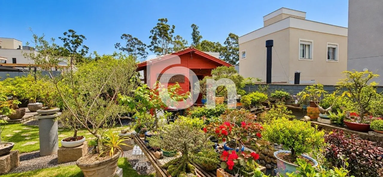 2-bedroom house with a mountain view in Florianópolis — photo 32