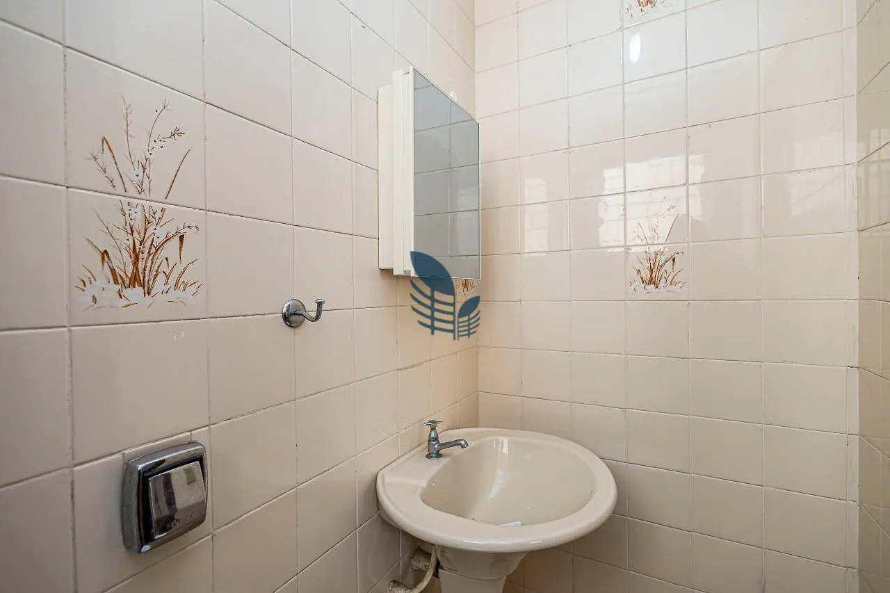 2-bedroom apartment with a bathtub in Curitiba — photo 26