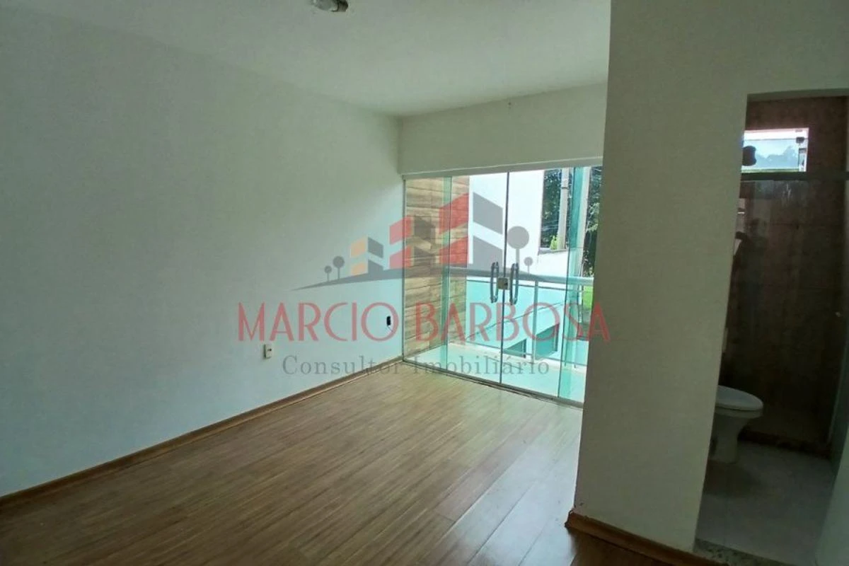 House, 85 m², with wood or laminate floors