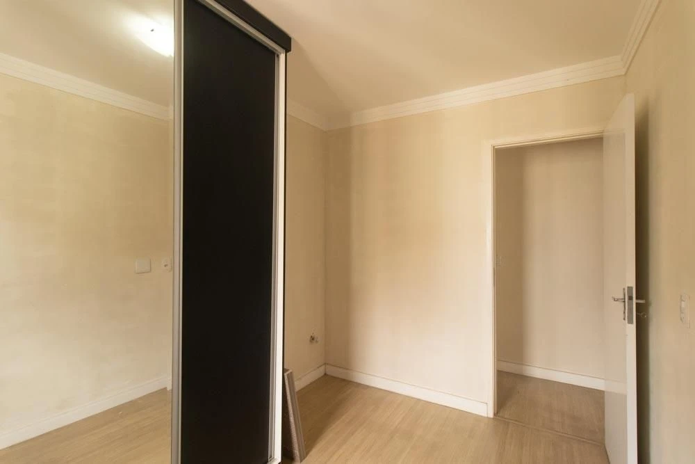 2-bedroom apartment in a building with a gym — photo 39