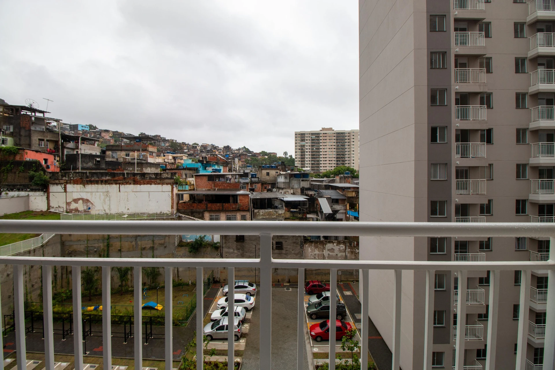 2-bedroom apartment in a building with a gym — photo 25