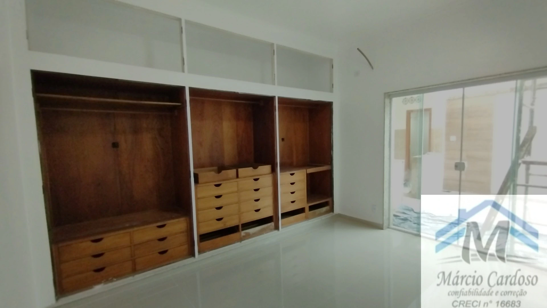 Apartment-style house with 3 bedrooms and 3 bathrooms — photo 25