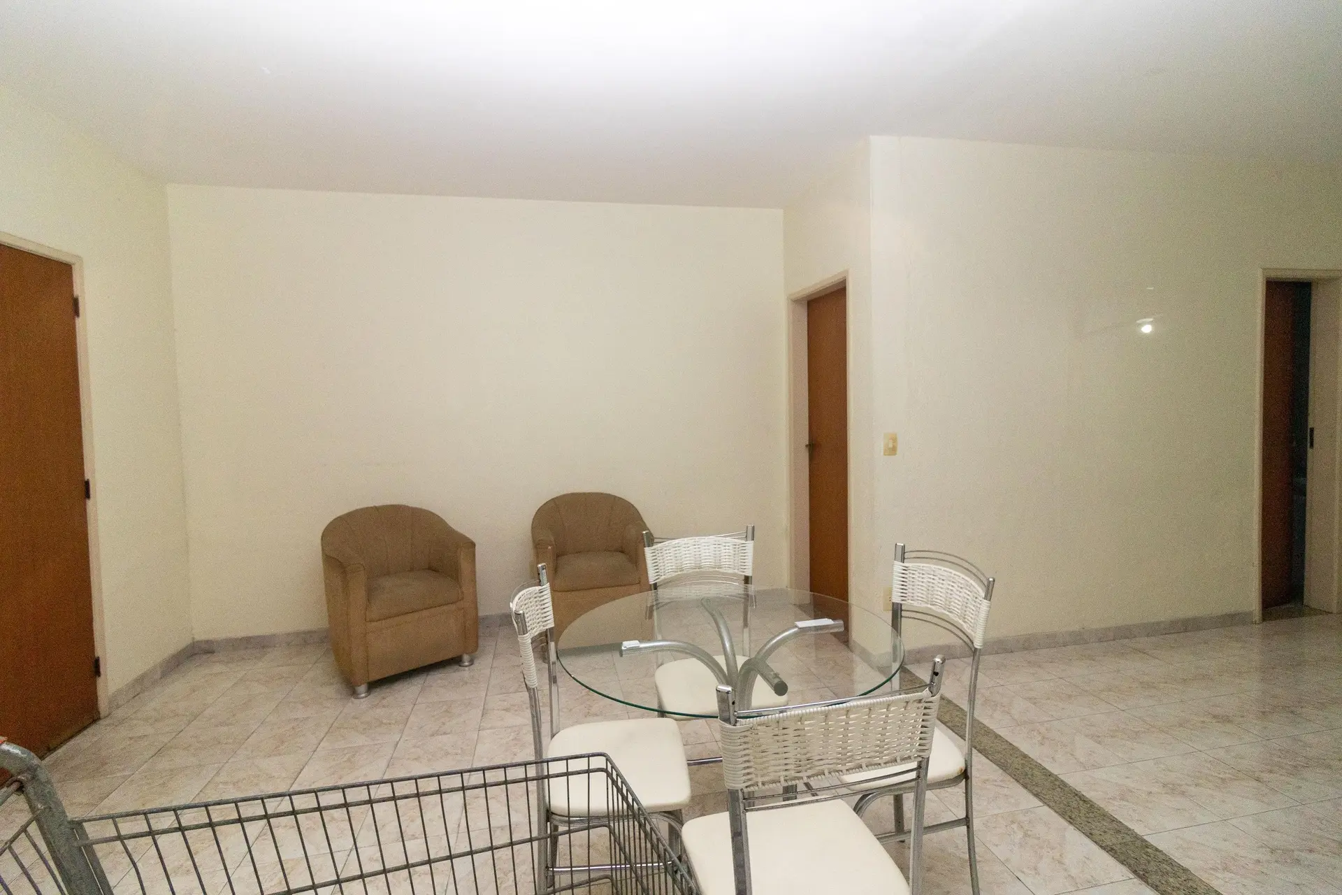 4-bedroom apartment with 2 en-suite bathrooms and garden — photo 62