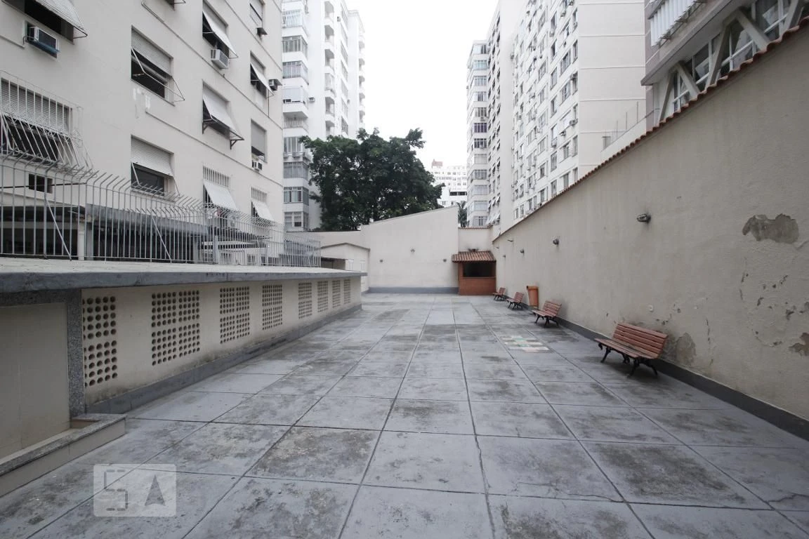 Rental apartment with 2 bedrooms and a balcony — photo 28