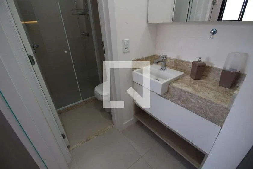 Furnished 1-bedroom apartment with open-plan kitchen — photo 25