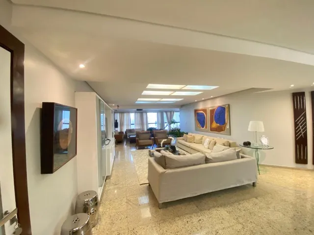 4-bedroom apartment with floor-to-ceiling windows — photo 2