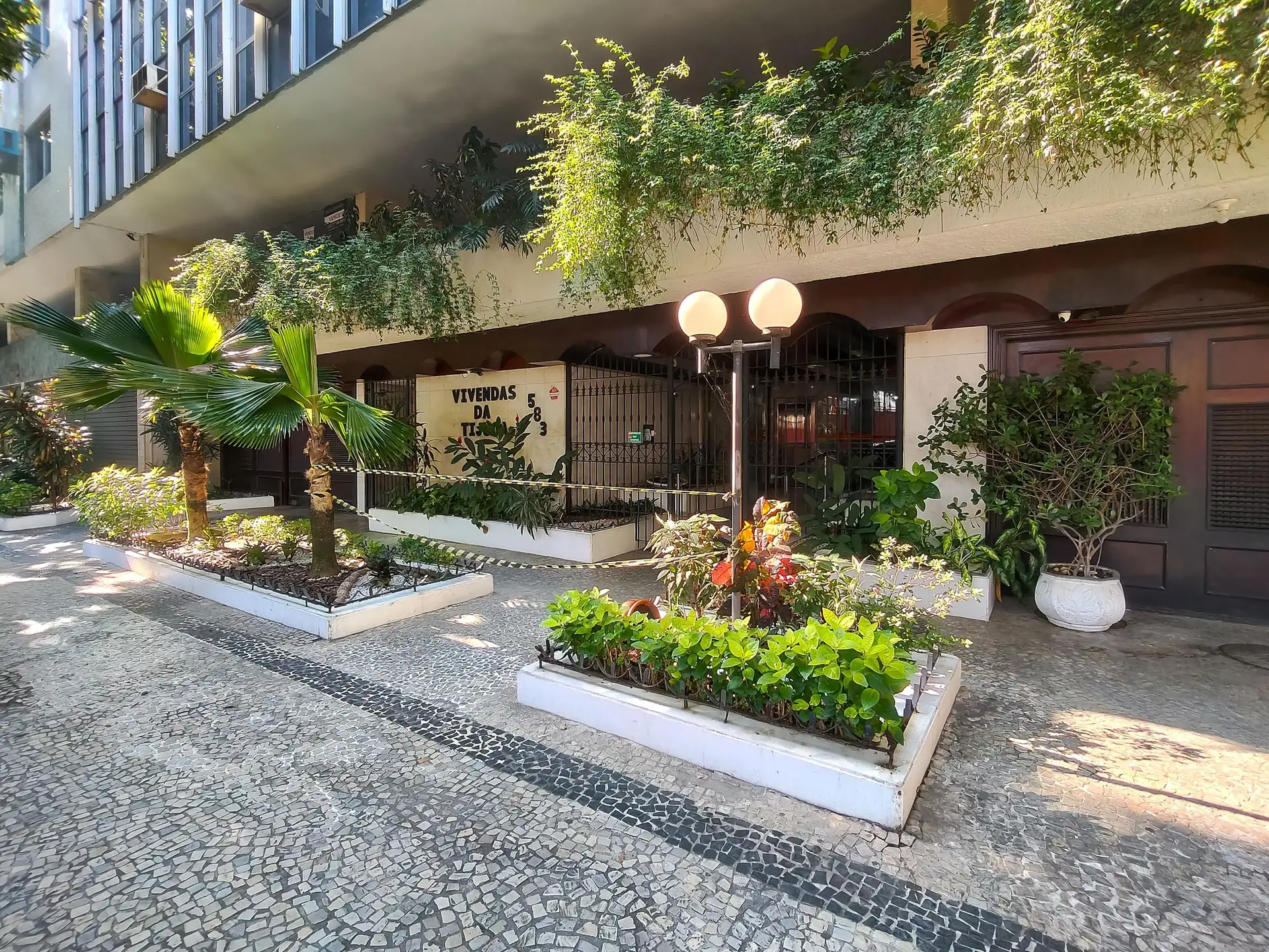 Furnished 4-bedroom apartment with 3 bathrooms — photo 80