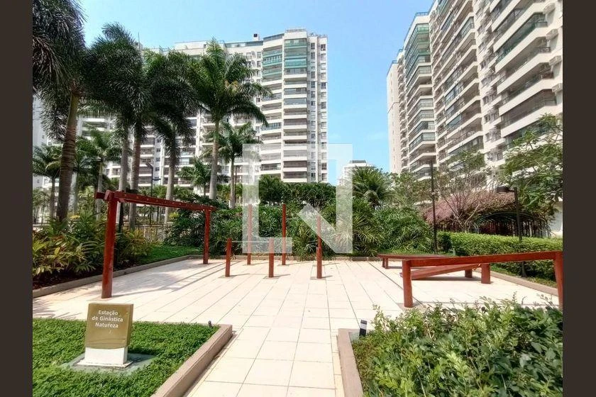 2-bedroom apartment with en-suite and glass balcony — photo 38