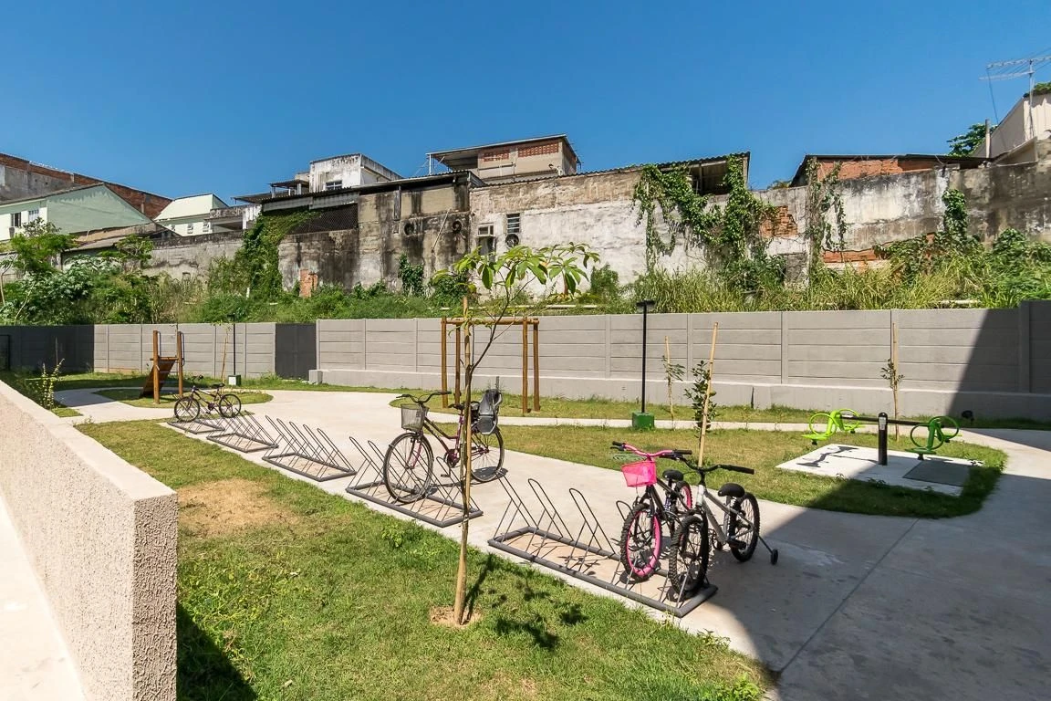 2-bedroom apartment in a building with a gym