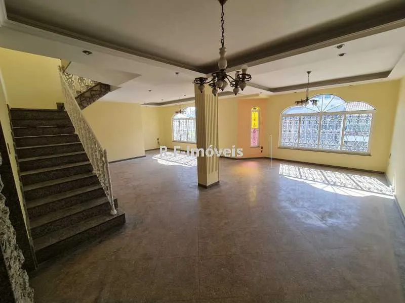 Triplex house with 4 bedrooms and 4 bathrooms — photo 16