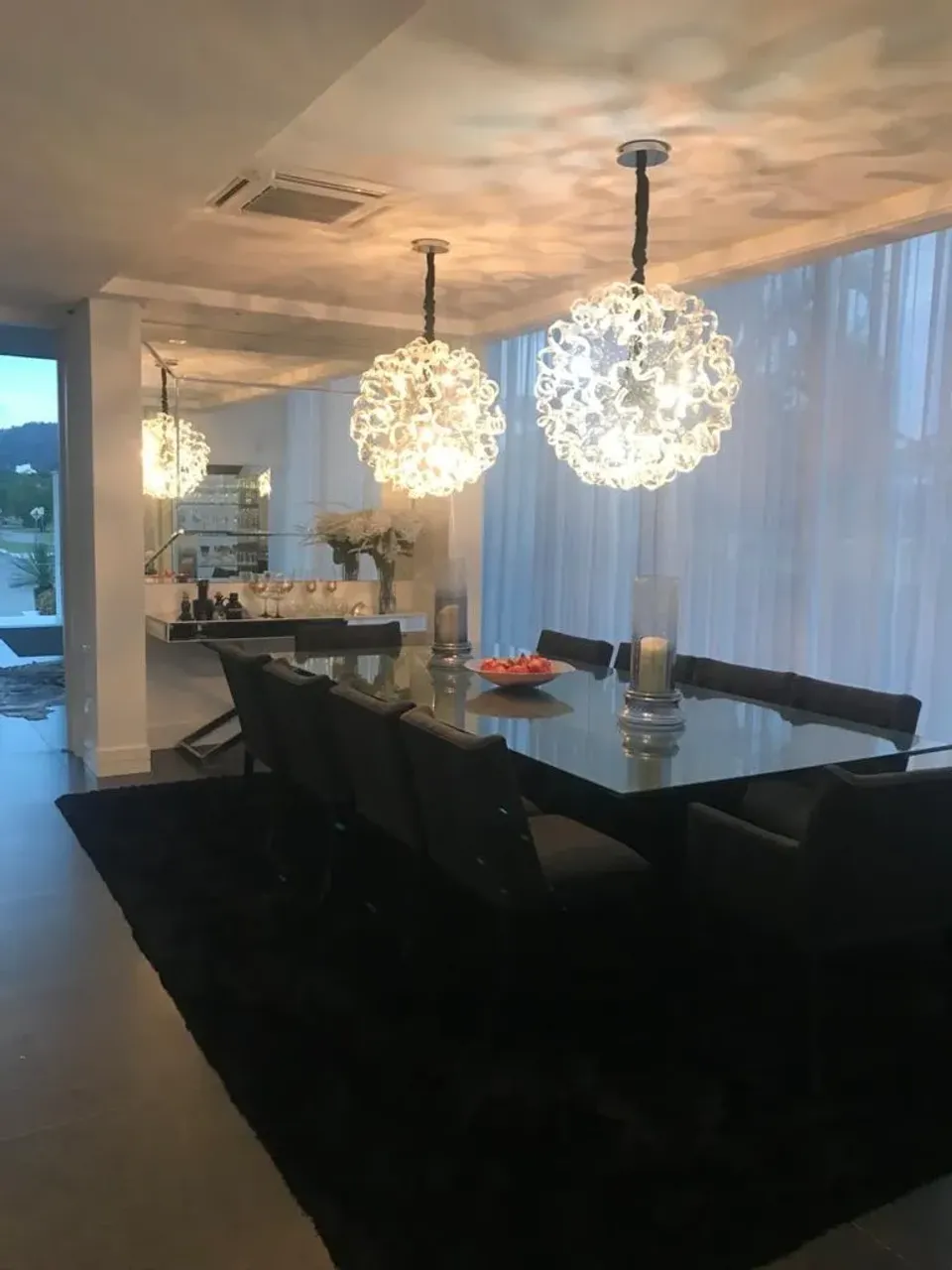Casa de 600 m² con 5 dormitorios y duchas con vidrio — photo 2