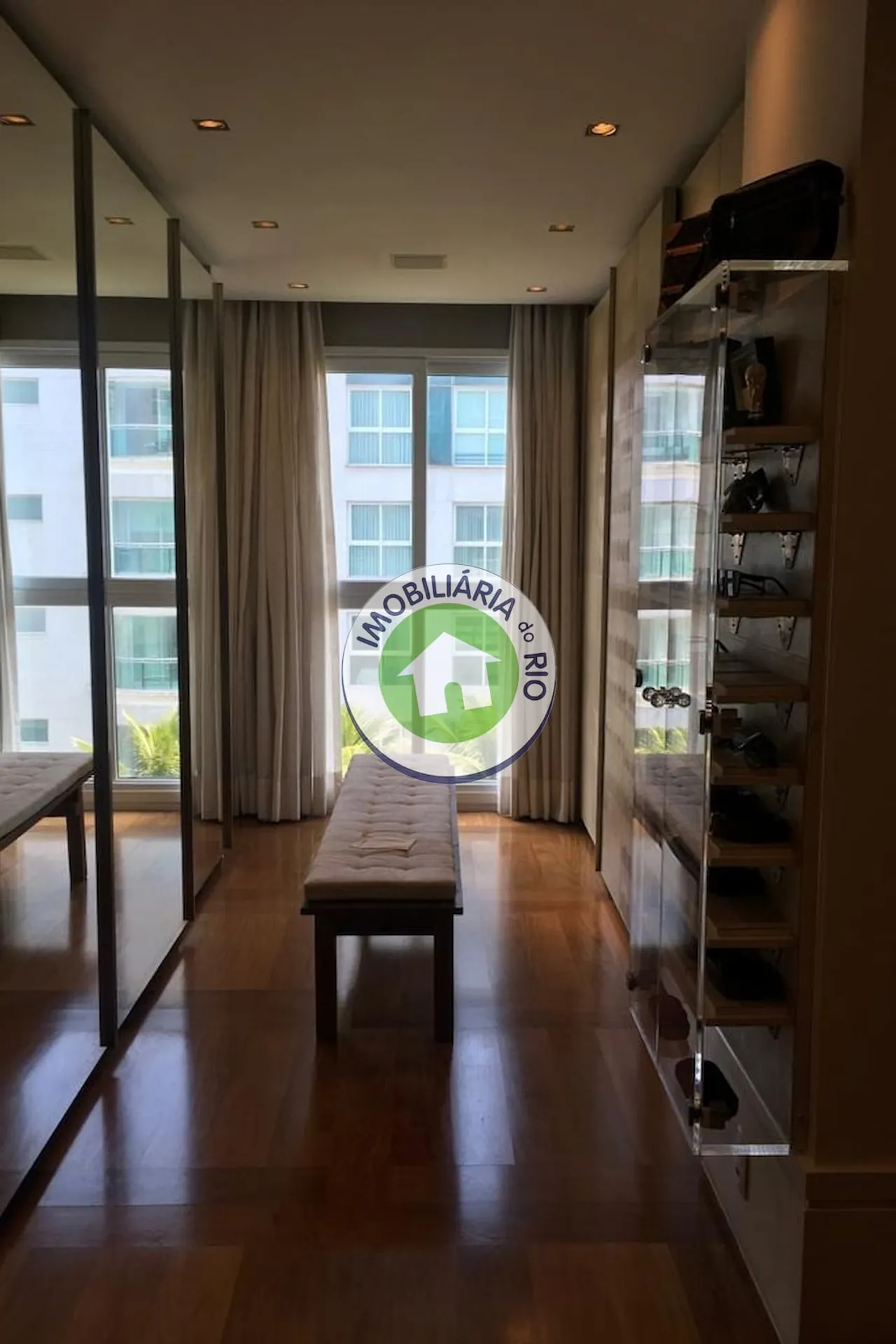 Apartamento mobiliado com 3 dormitórios e 5 banheiros — photo 39