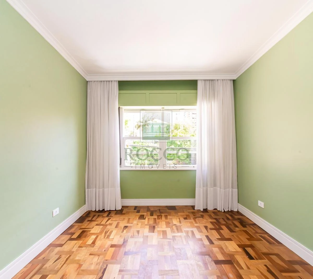 3-bedroom apartment with a washing machine in Curitiba — photo 19