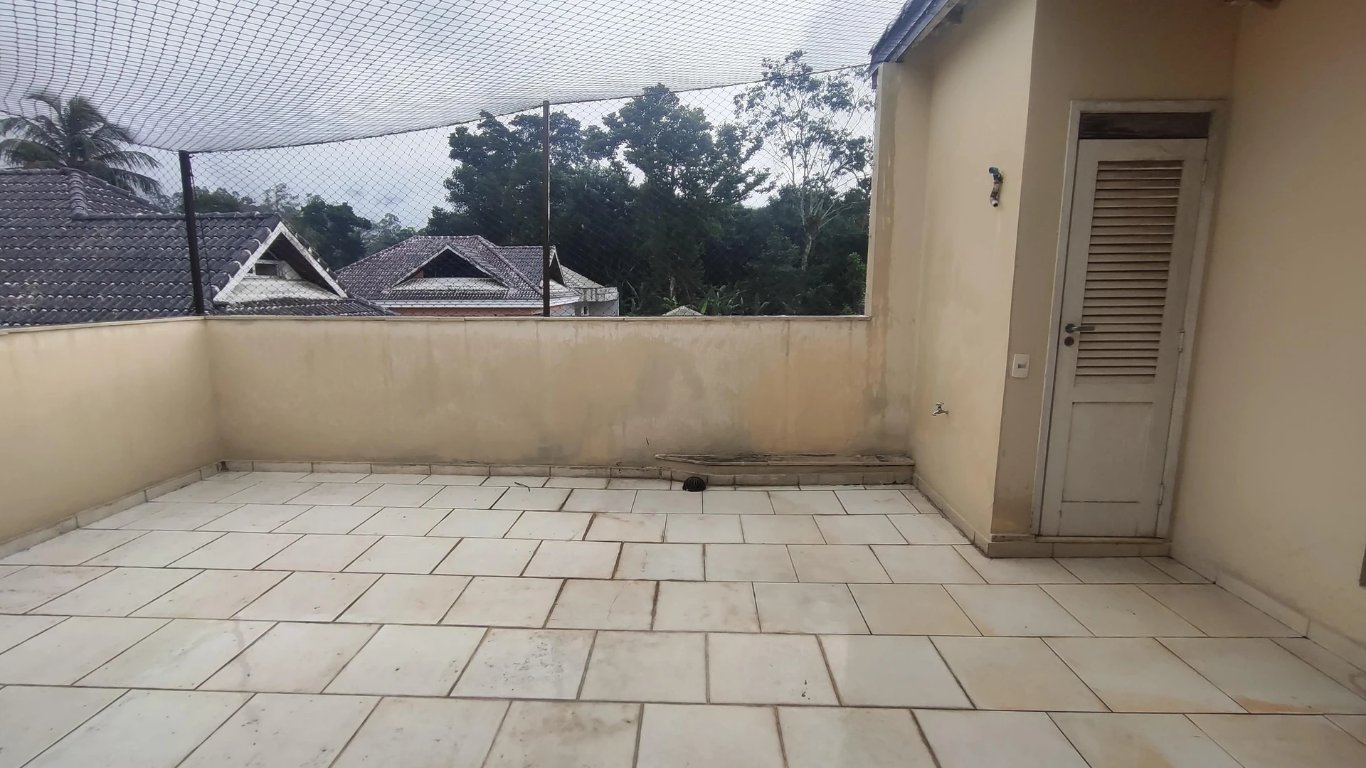 House with 3 bedrooms, 1 en-suite and 4 bathrooms — photo 7