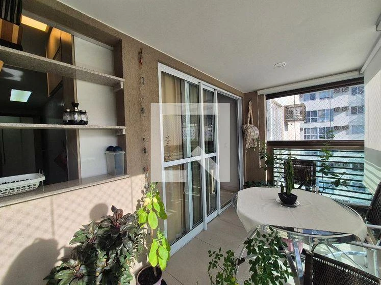 Glass-enclosed balcony in a 3-bedroom apartment, 76 m² — photo 32