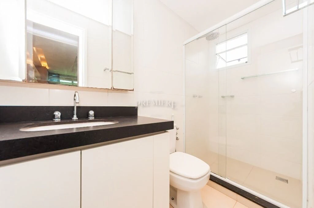 3-bedroom apartment, 1 with its own bathroom, 192 m² — photo 11