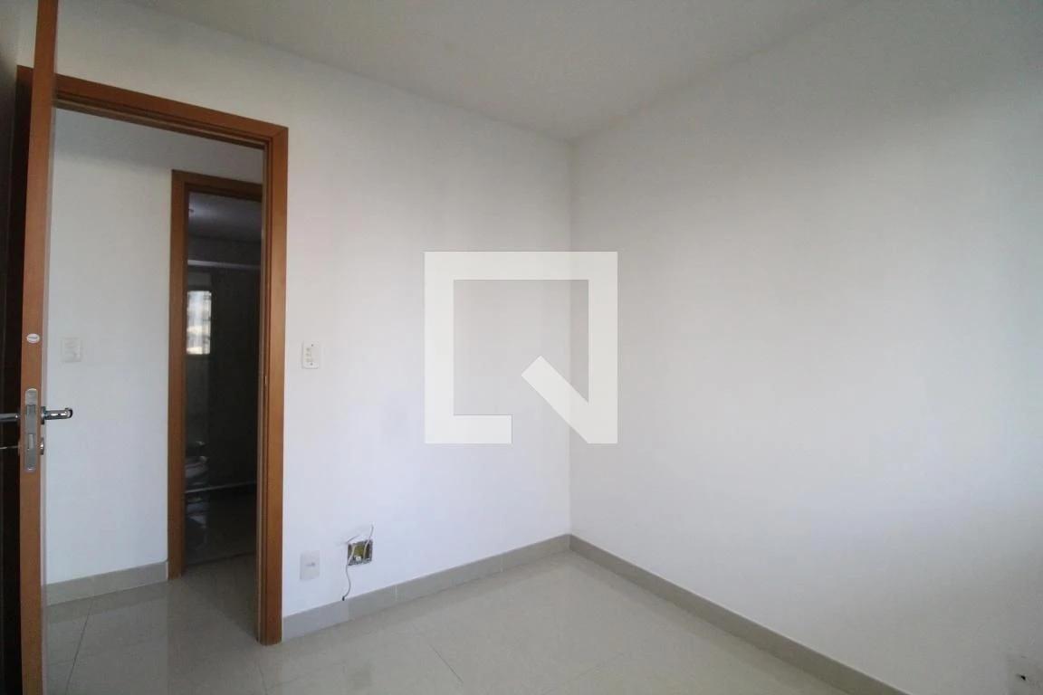 Apartamento sem mobília com varanda e 3 quartos — photo 37