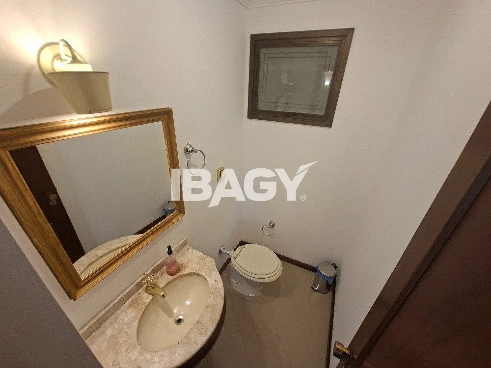 302 m² apartment with a water view and a bathtub — photo 6
