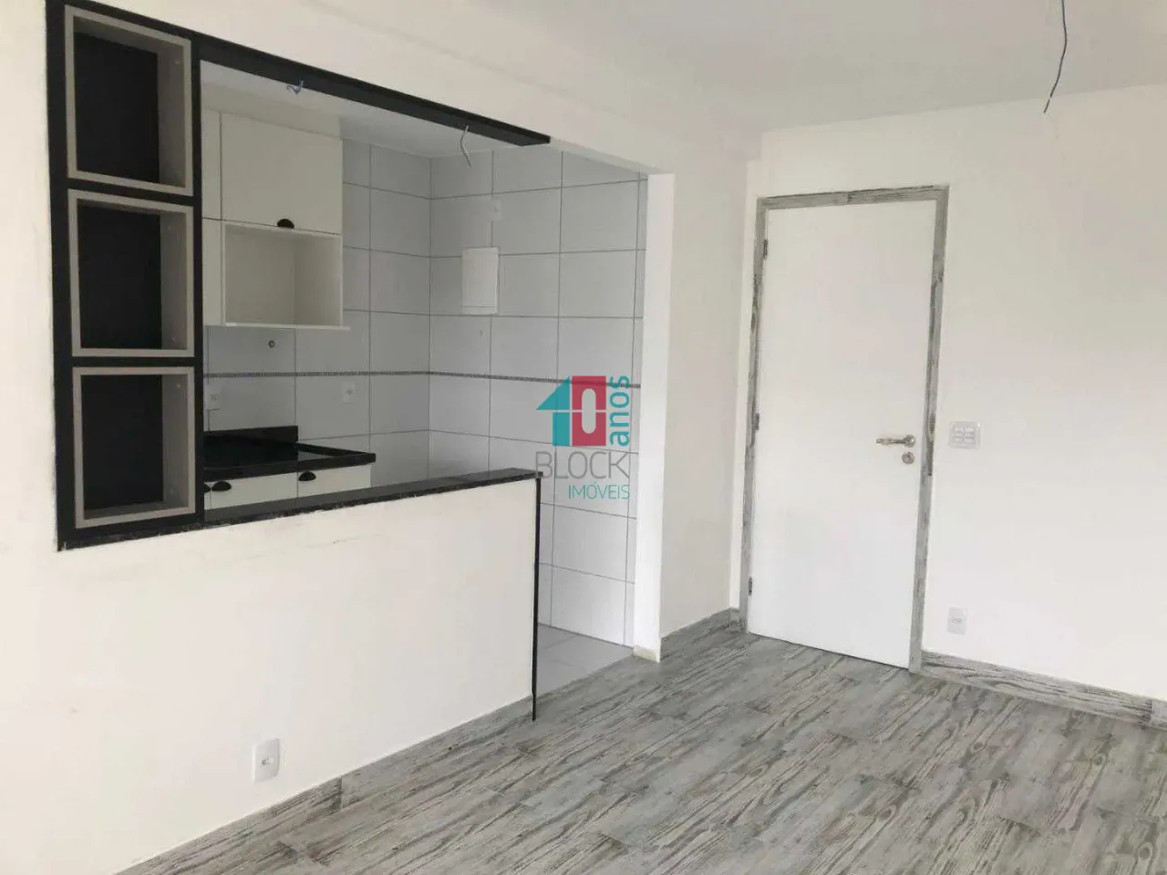 Apartamento de 1 quarto com 1 banheiro e 1 vaga — photo 2