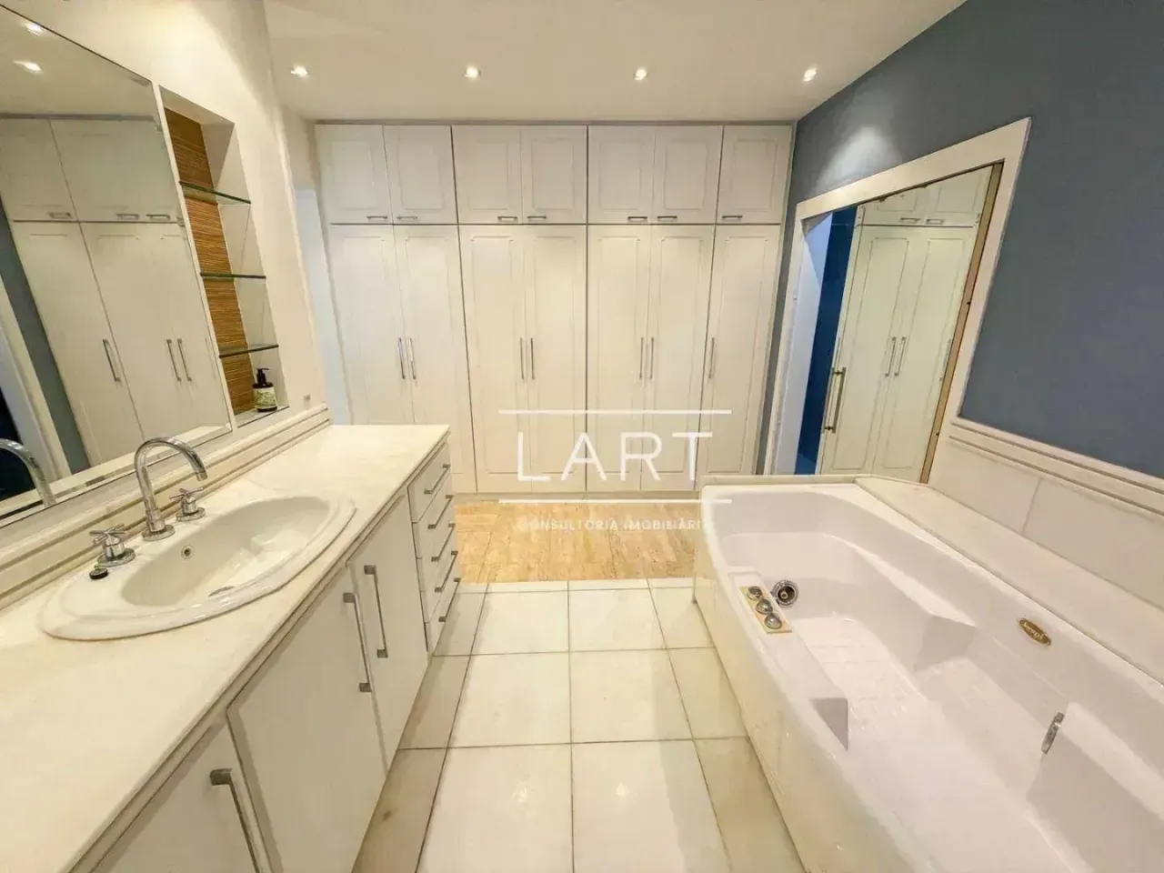 Квартира з 3 спальнями і 4 ванними, 190 м² — photo 19