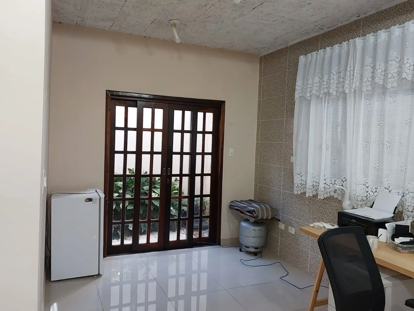 Home office in a 6-bedroom house, 570 m² — photo 4