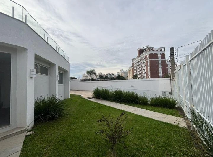 House with 3 en-suite bedrooms and 6 bathrooms — photo 8