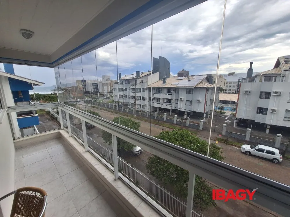 Furnished apartment with 3 bedrooms and 3 bathrooms — photo 12