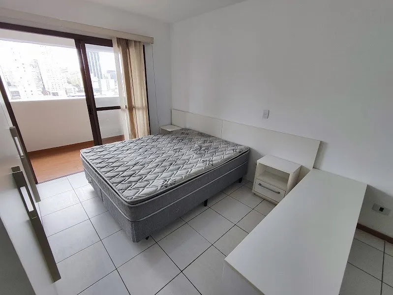 Apartamento de 1 dormitorio en el 13º piso con cocina compacta — photo 5