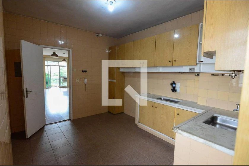 140 m² apartment with 4 bedrooms and 1 en-suite — photo 45