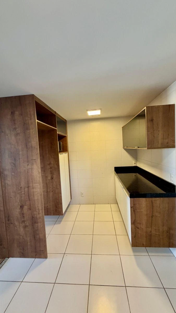 3-bedroom apartment with a home office — photo 10